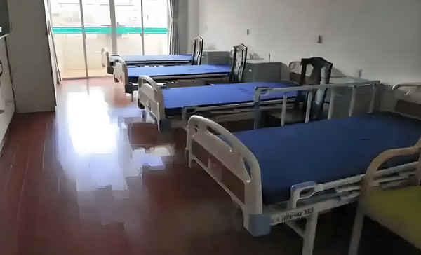 哪些证书入深户容易_我们总在年轻时恨自己，中年后想好好活|对话郑钧 们不护得到的照专业仅能长者